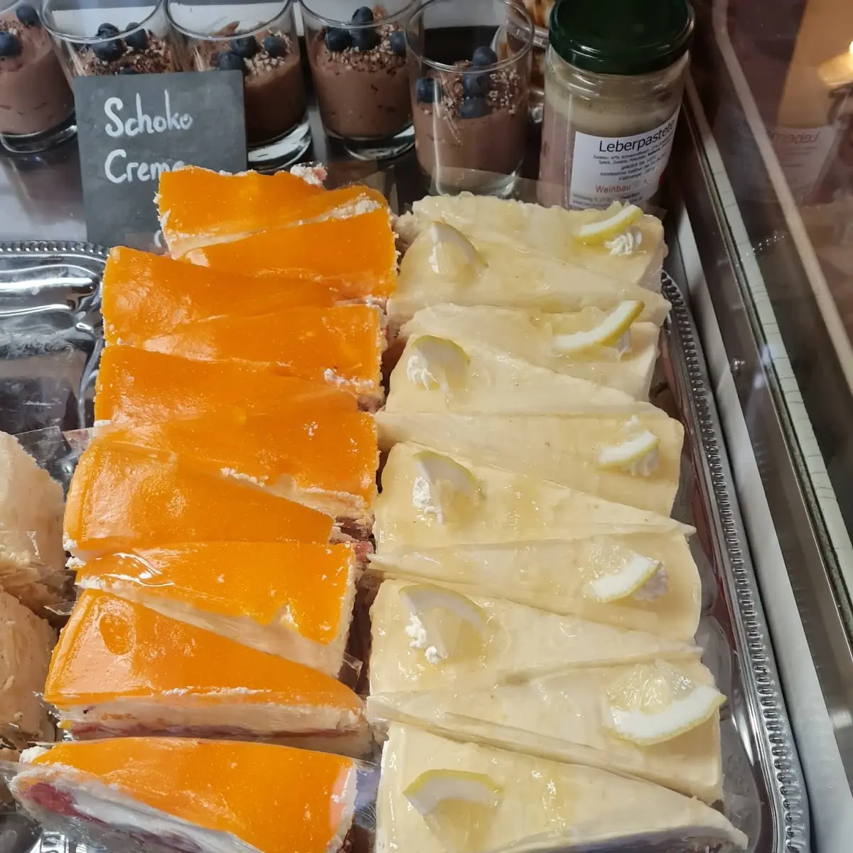 Holundercremetorte