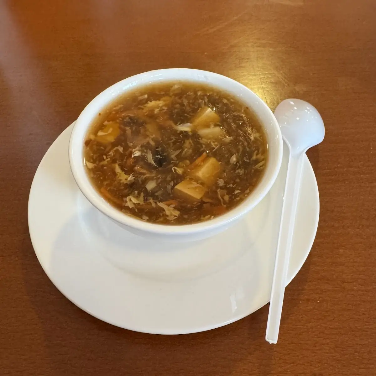 Pikant-säuerliche Suppe