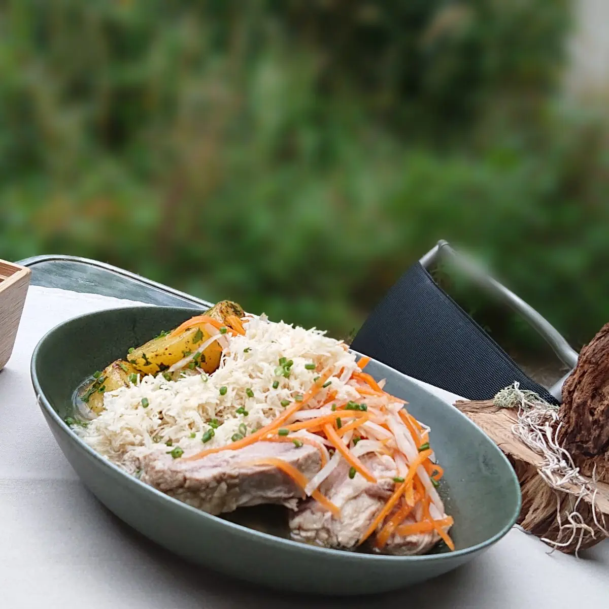 Steirisches Wurzelfleisch Mit Kren Und Salzerdäpfeln