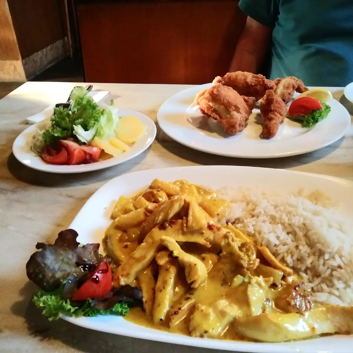 Hühnercurry Und Backhenderl