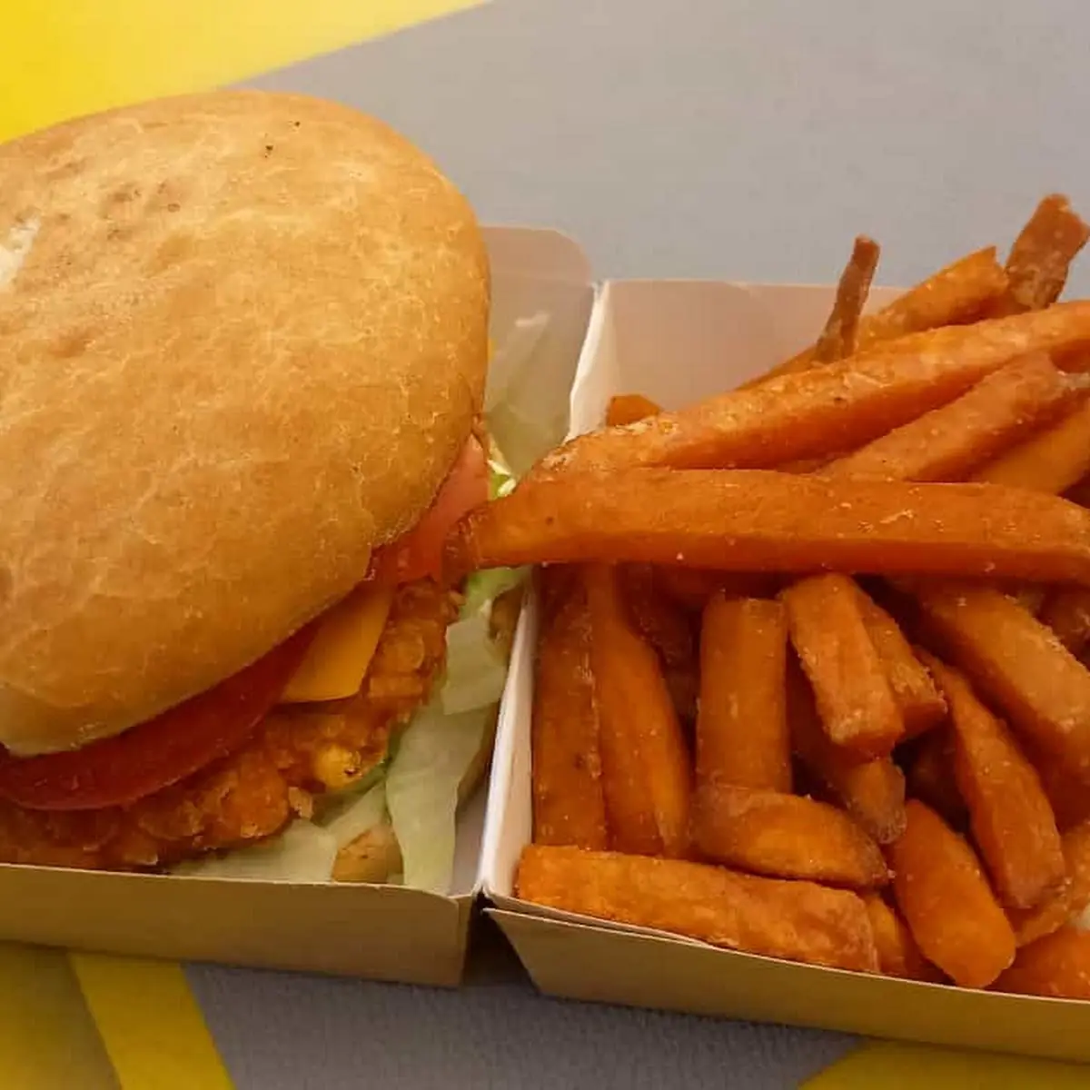 Crispy Chicken Mit Süsskartoffelpommes