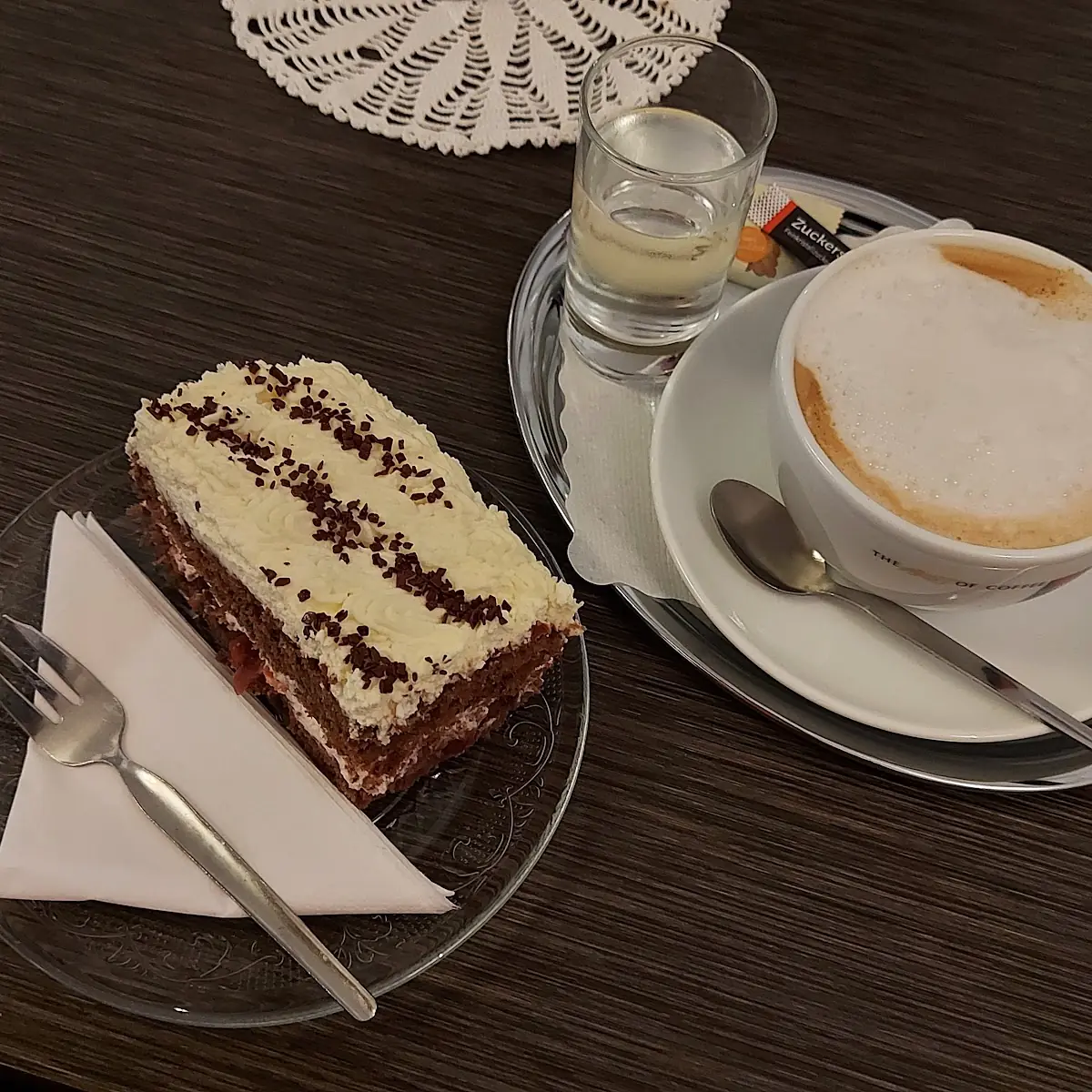 Schwarzwälder-kirsch-schnitte