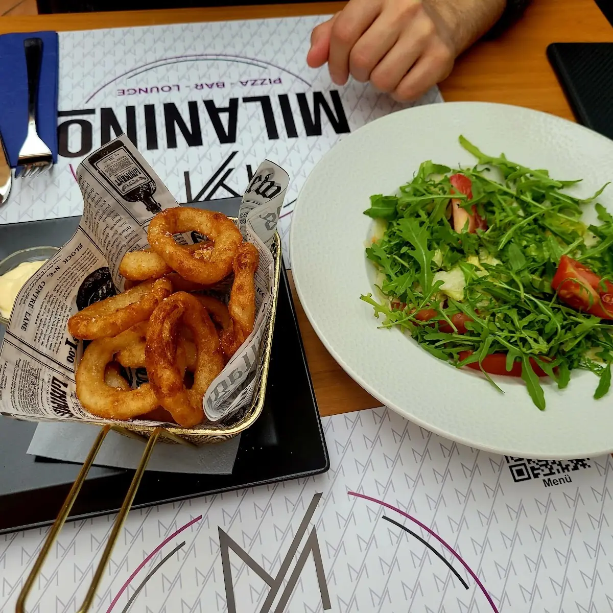 Onion Rings Gemischter Salat