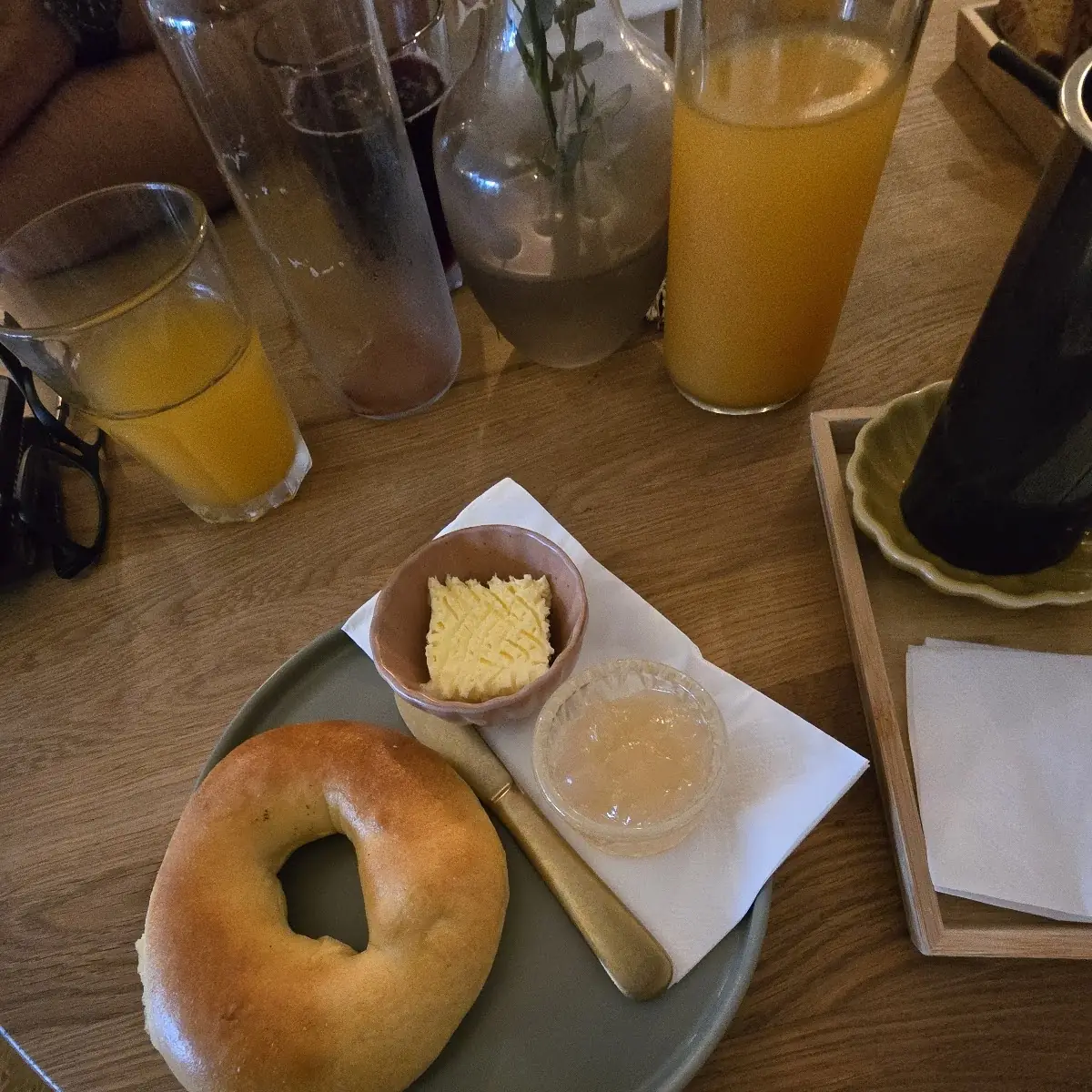 Bagel Mit Marillenmarmelade