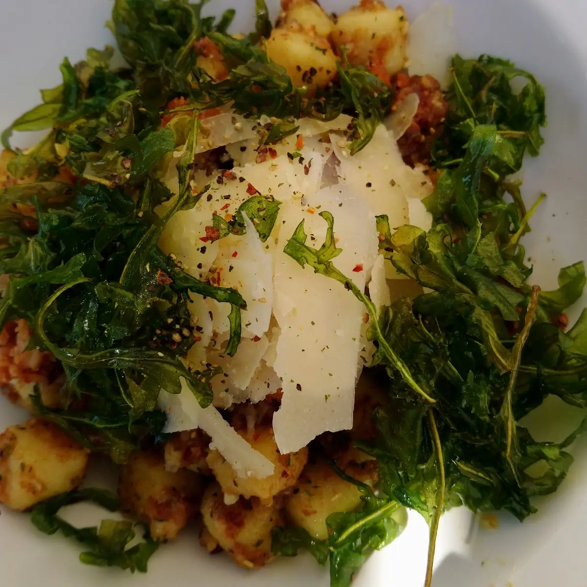 Gnocchi Mit Grammelpesto Und Frittiertem Ruccola