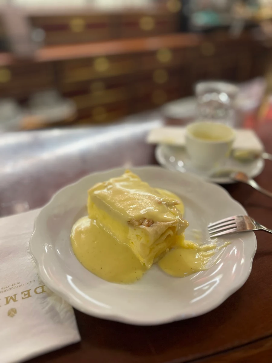 Milchrahmstrudel