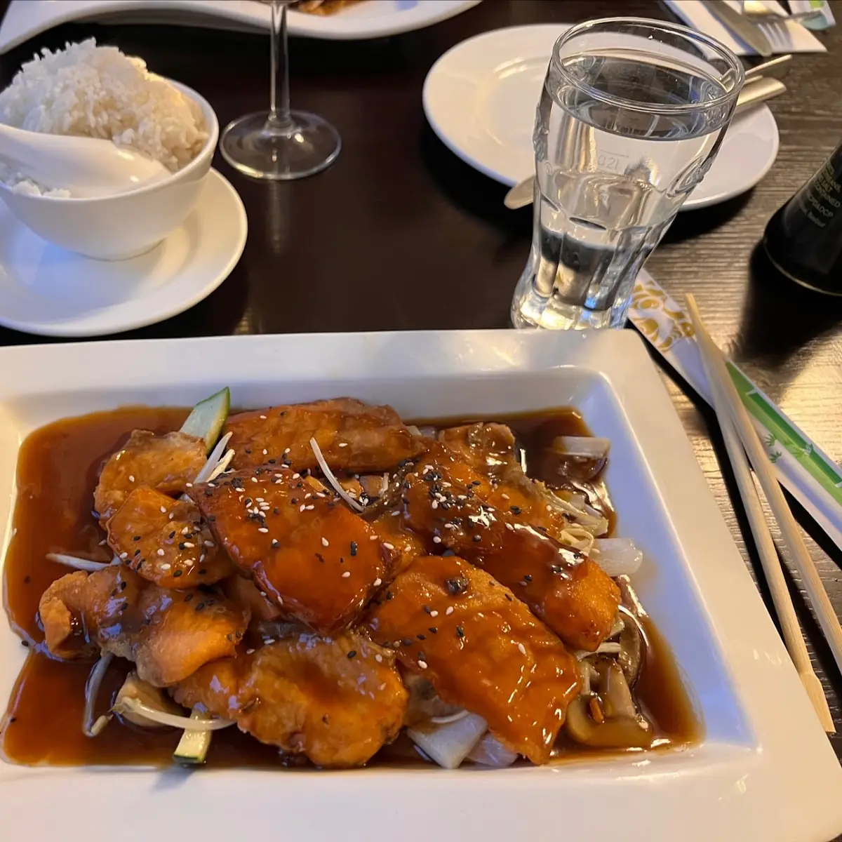 Lachs Teriyaki Mit Gemüse Und Reis