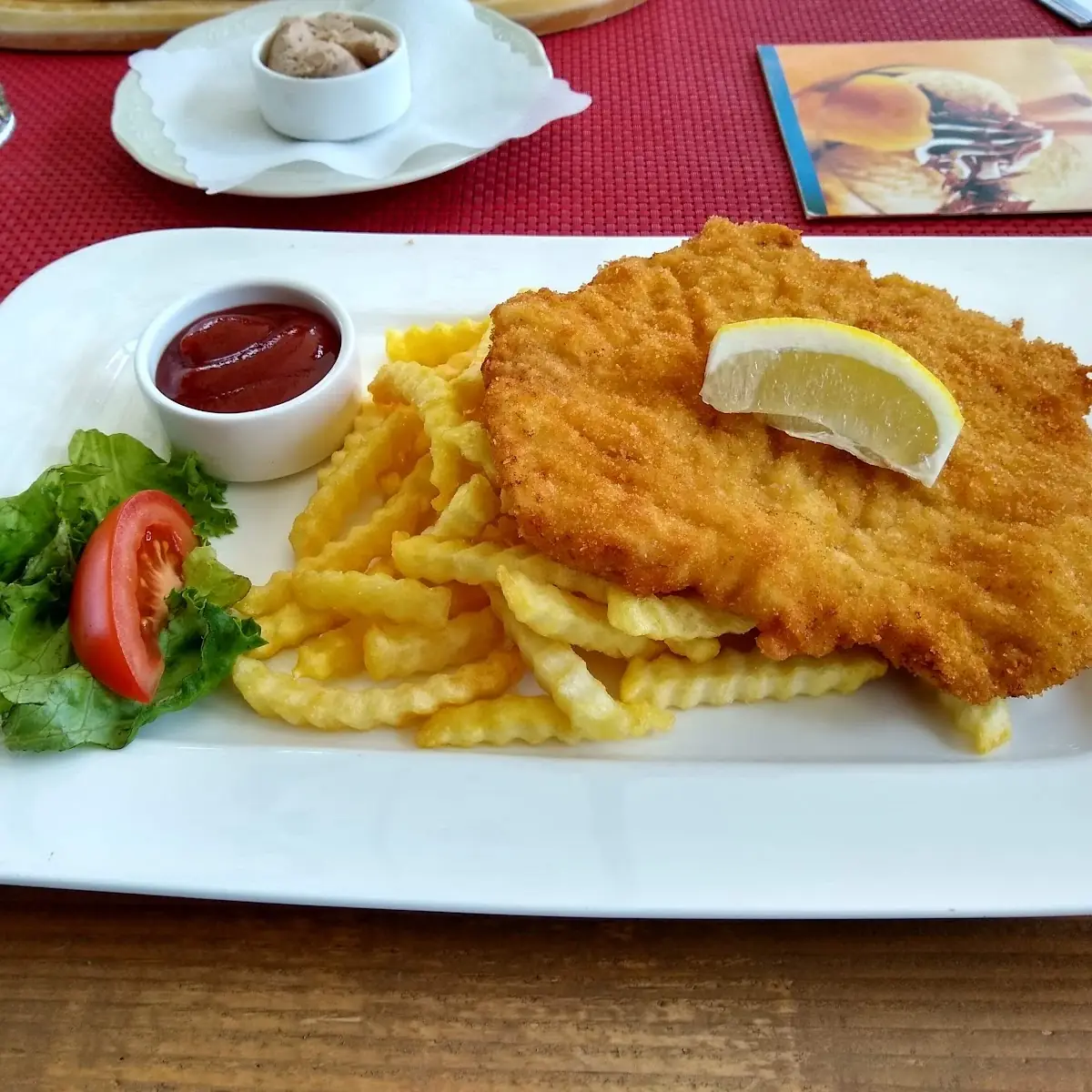 Schnitzel Mit Pommes Frites