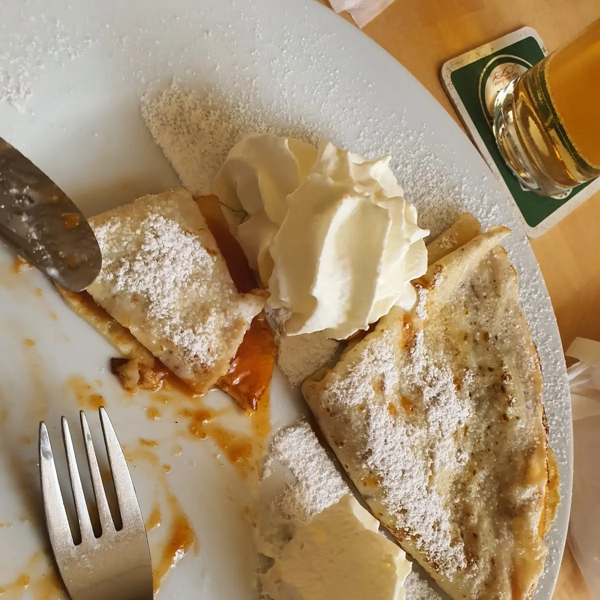 Clătite Cu Marmelada Și Cu Frișcă