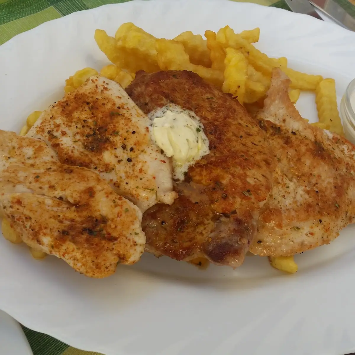 Grillteller Mit Pommes Frites