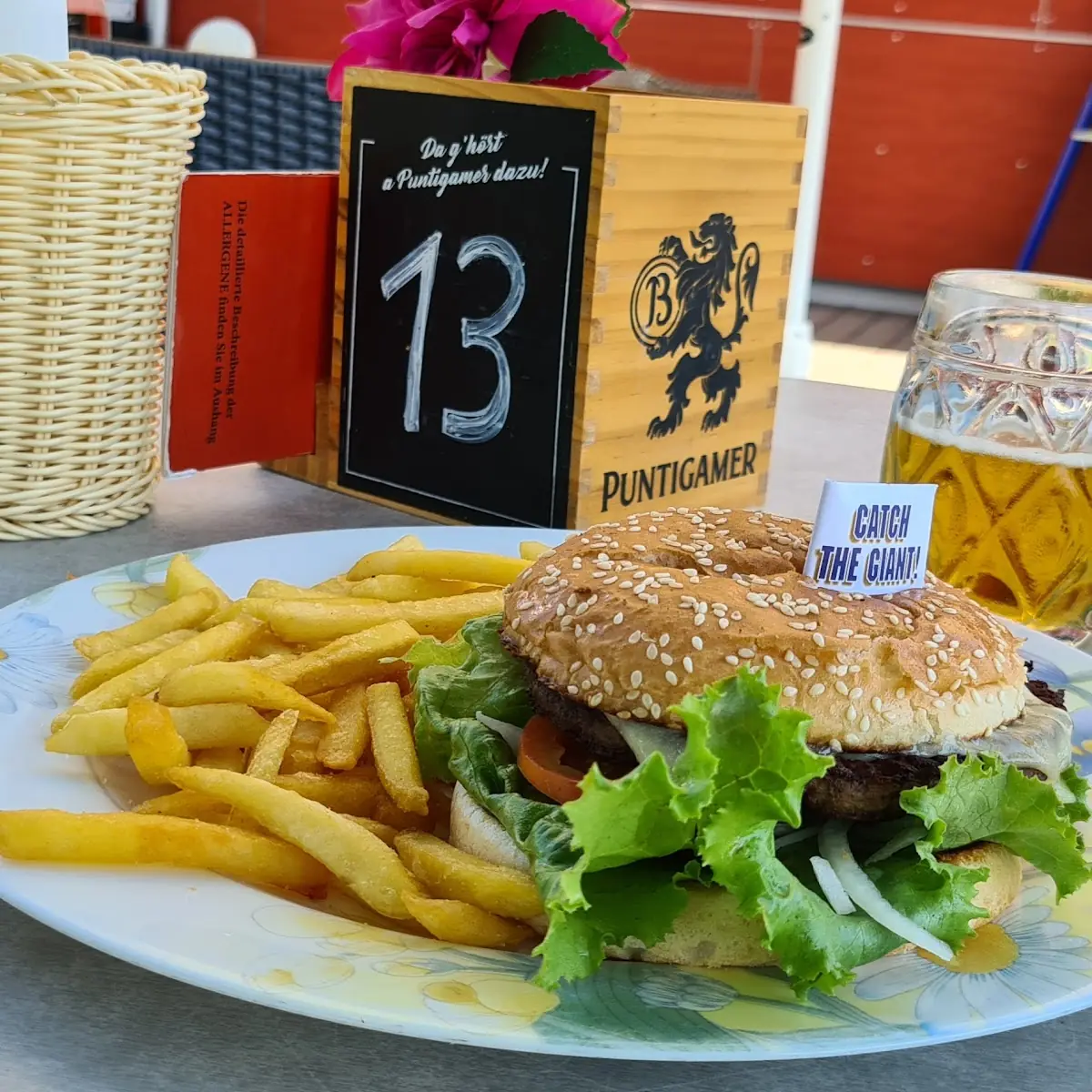 See Burger Mit Pommes