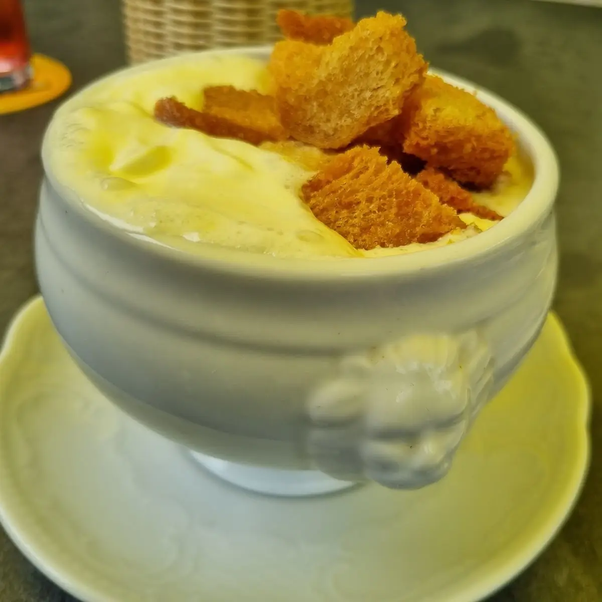 Knoblauchchremesuppe