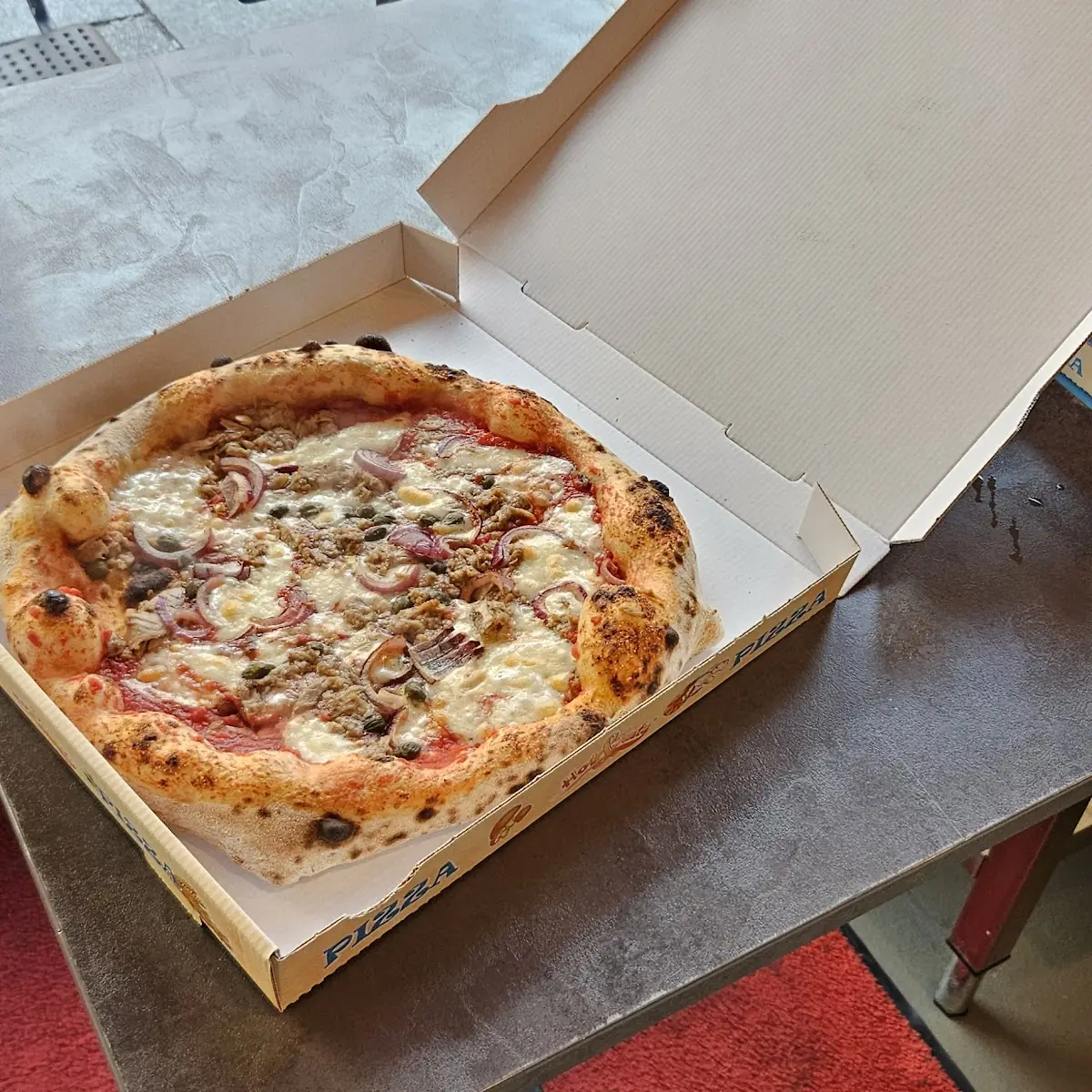 Pizza Tonno