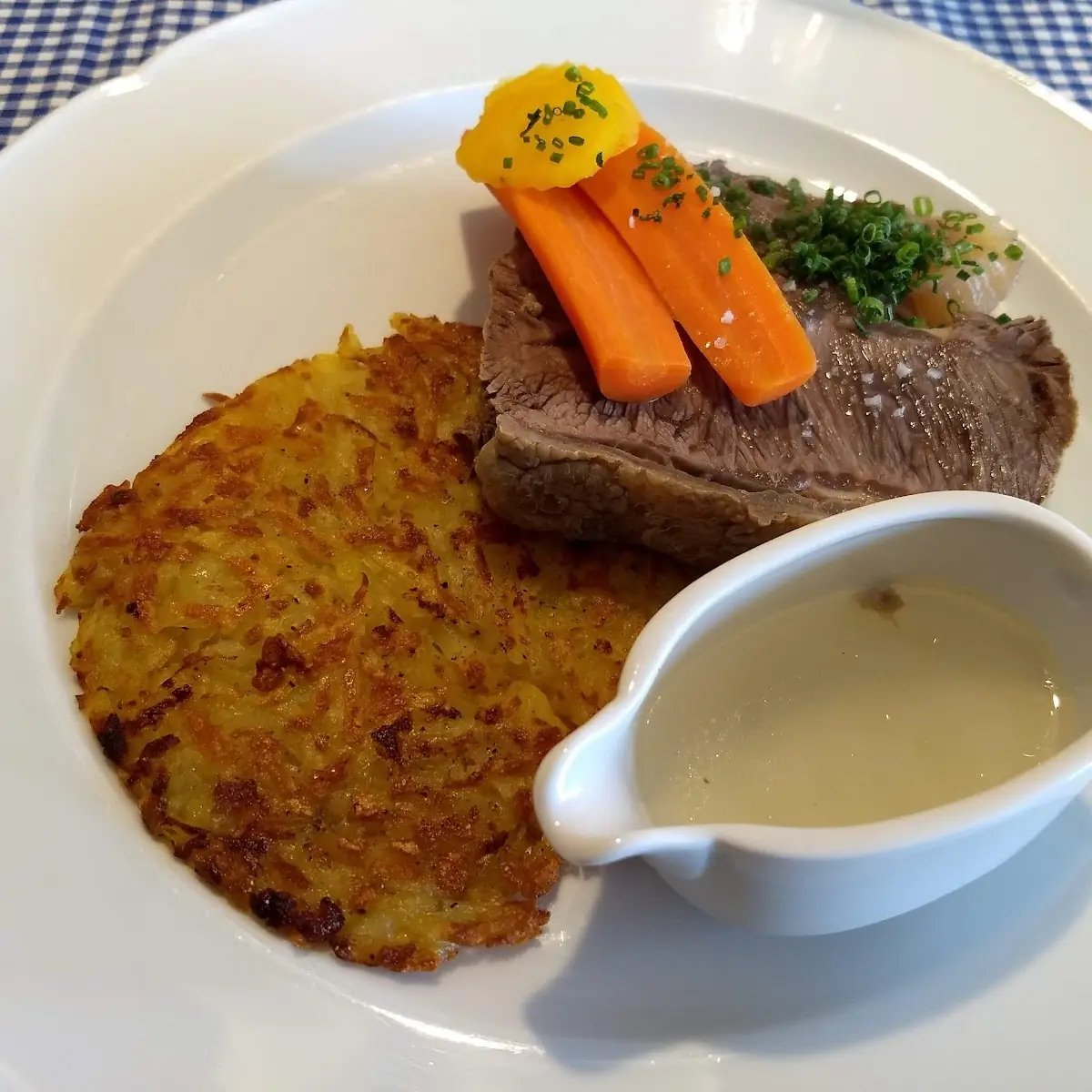 Weißes Scherzl Mit Röstkartoffeln