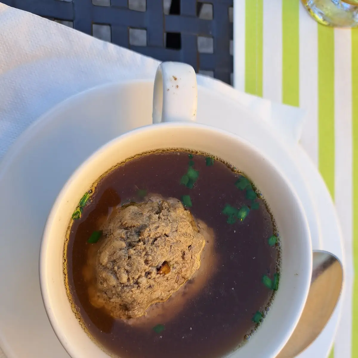 Leberknödelsuppe
