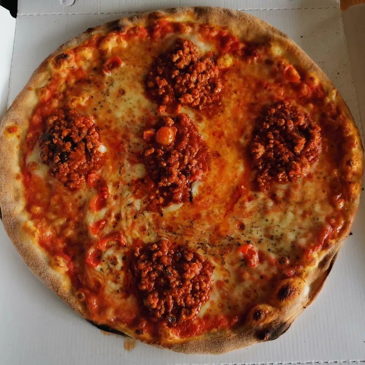 Pizza Bolognese