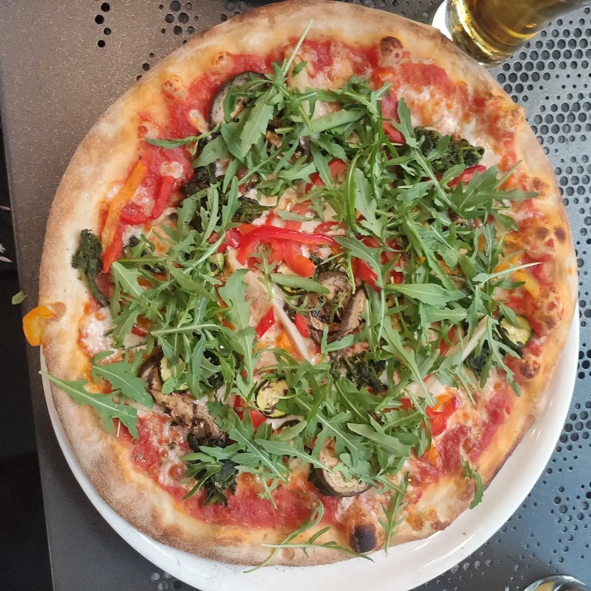 Pizza Con Funghi Gorgonzola E Rucola