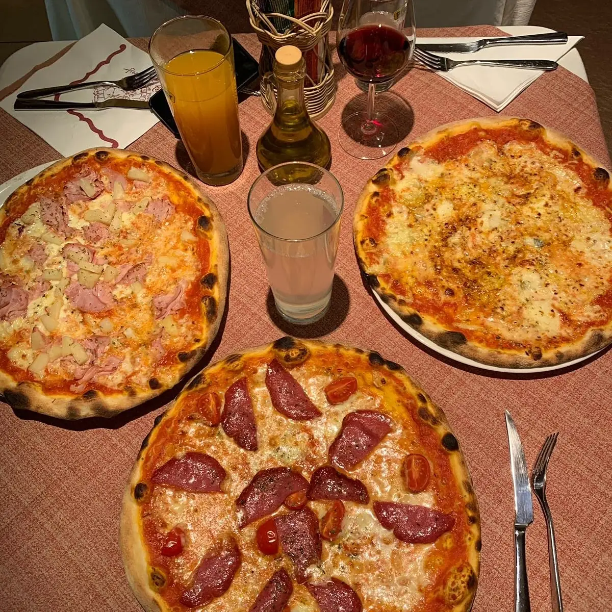 Pizza Hawaii Pizza Quattro Formaggi Pizza Margherita Spezial