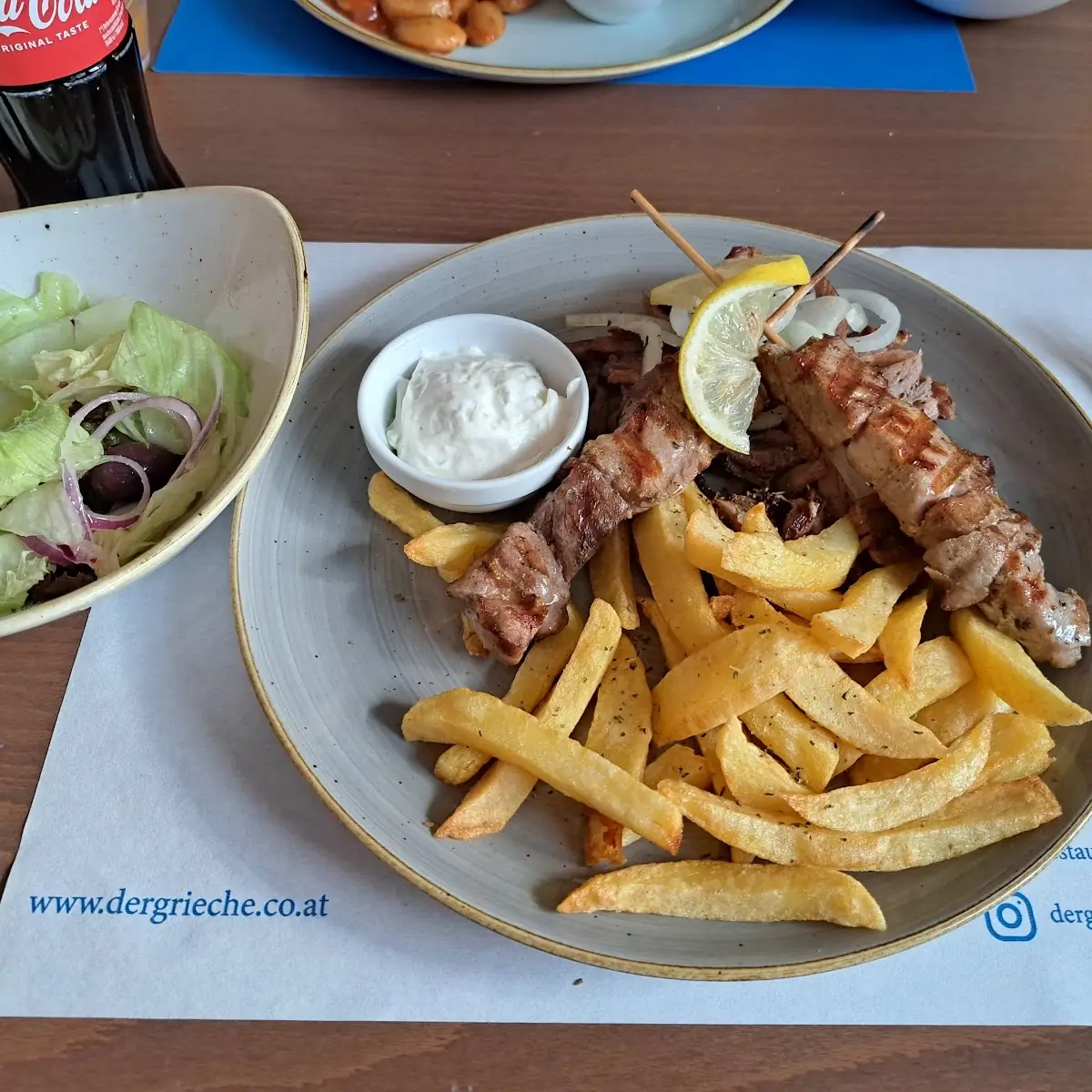 Gyros Z Bravčovho Mäsa Chlieb Pita Hranolky Plus Zaziki S Cesnakom Vynikajúce