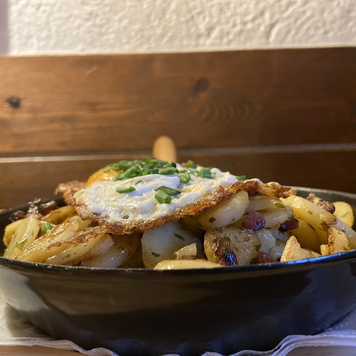Tiroler Gröstl Mit Spiegelei Und Salat