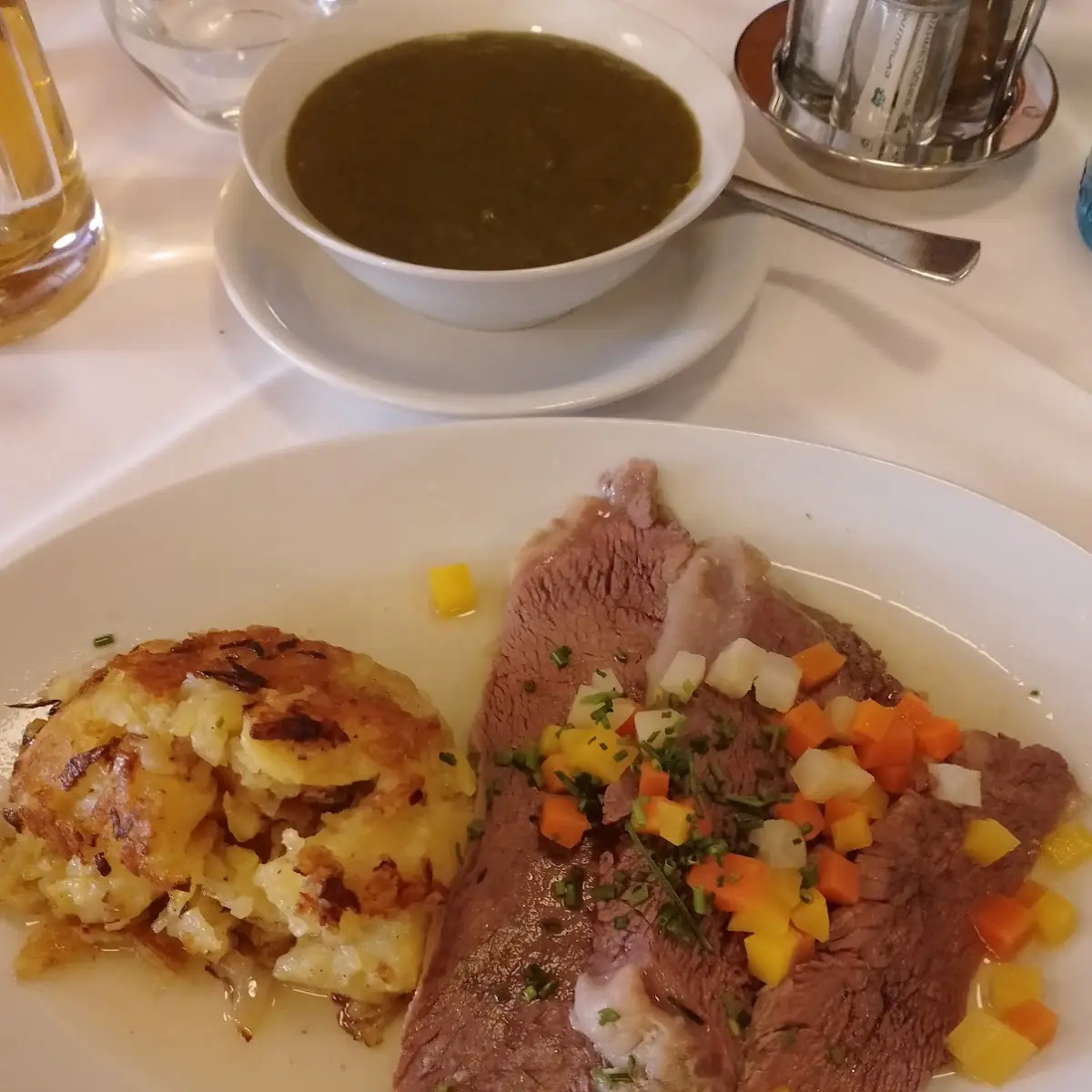Filete de Vaca Con Puré de Patatas