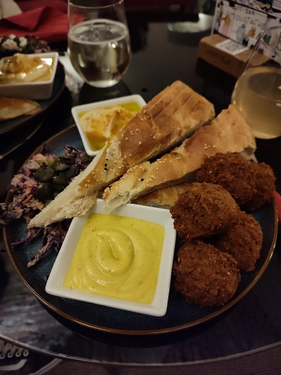 Falafel Plate Vegan