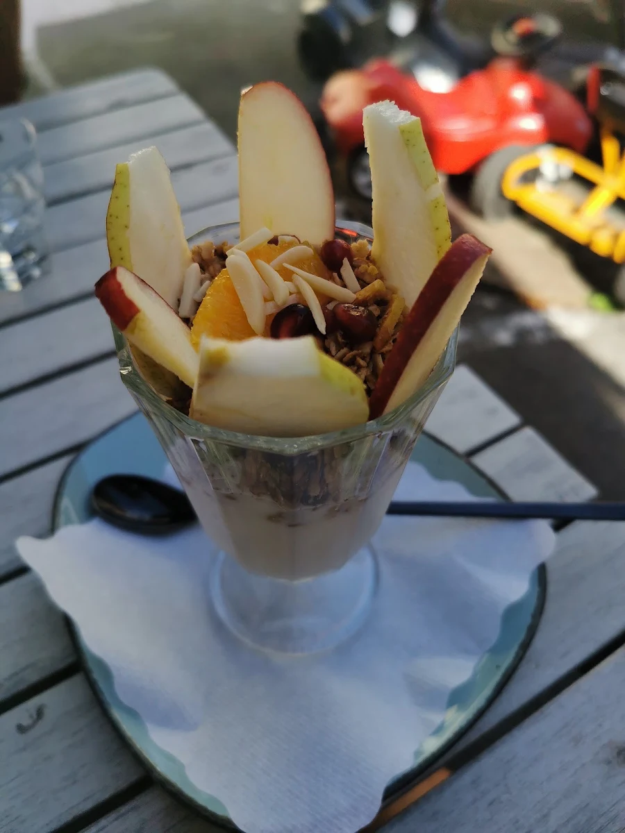 Joemade Granola Mit Mandeljoghurt
