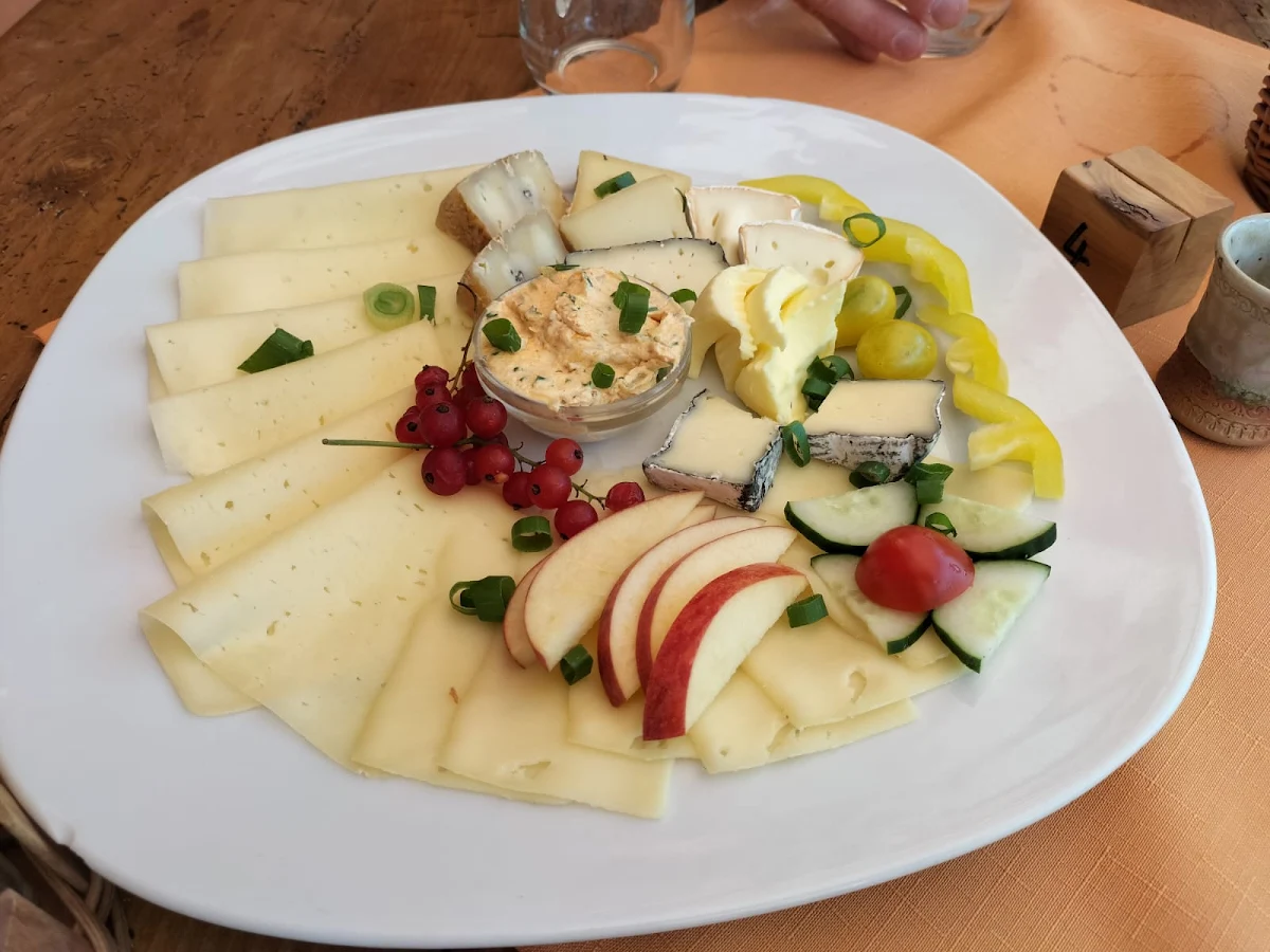 Einer Der Vielen Käseteller