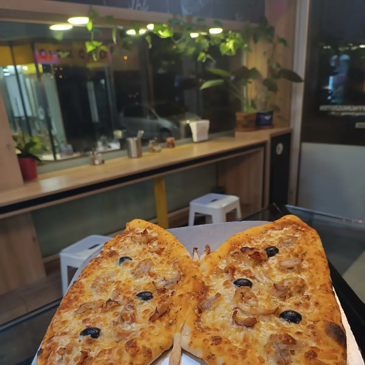 Kinder Pizza