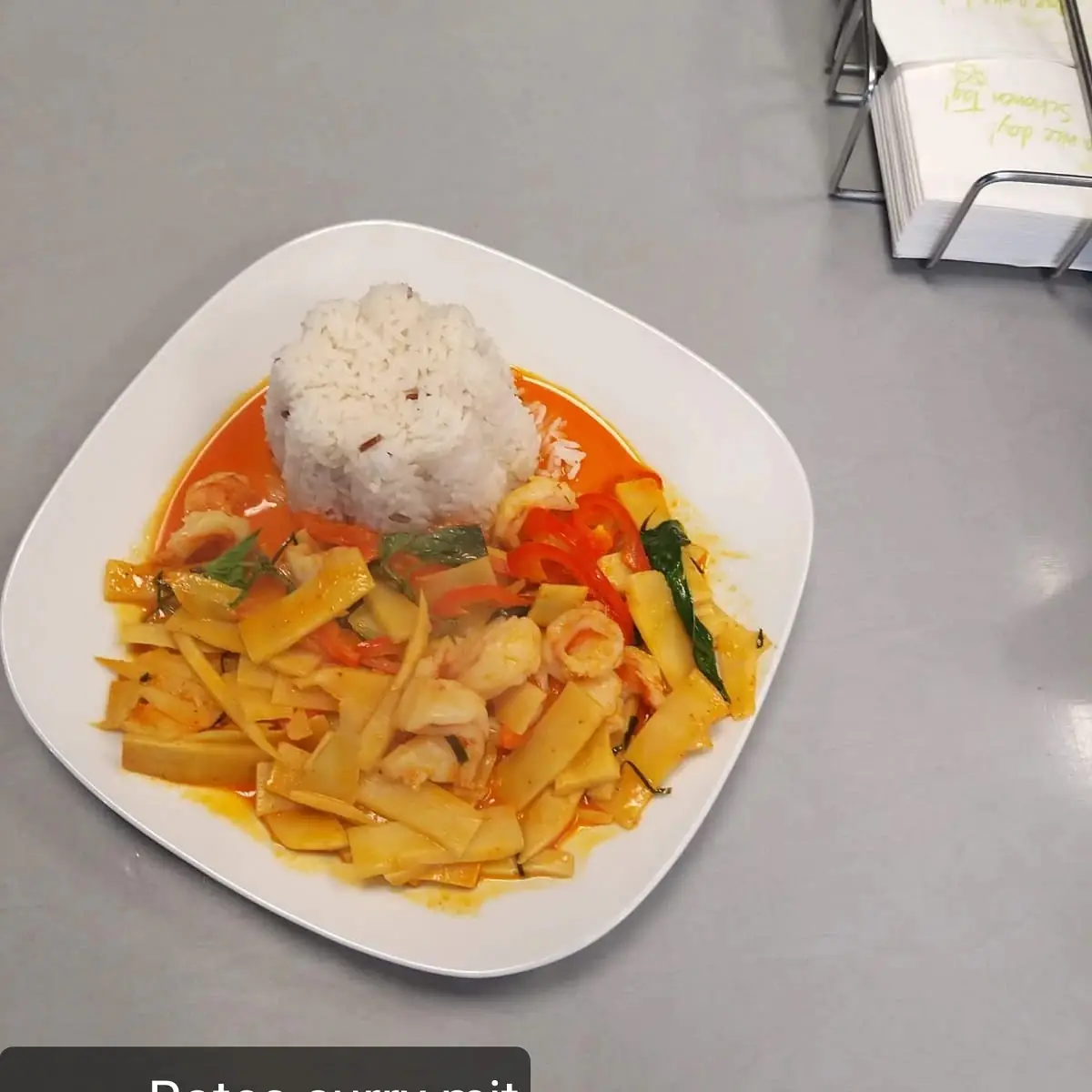 Rotes Curry Mit Kartoffeln