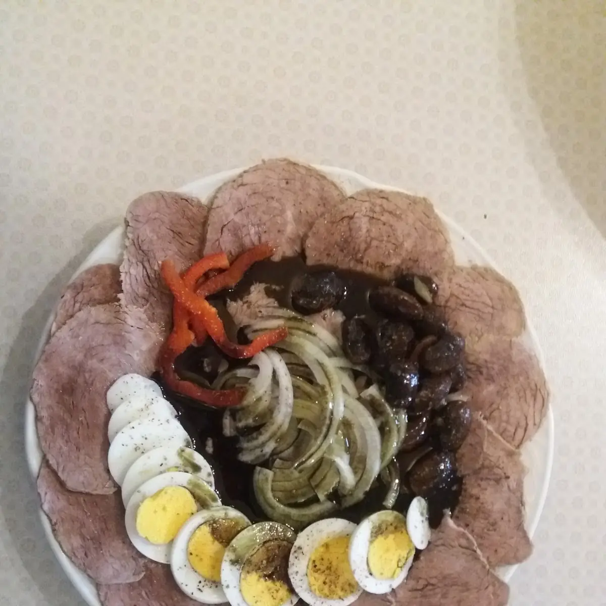 Saures Rindfleisch