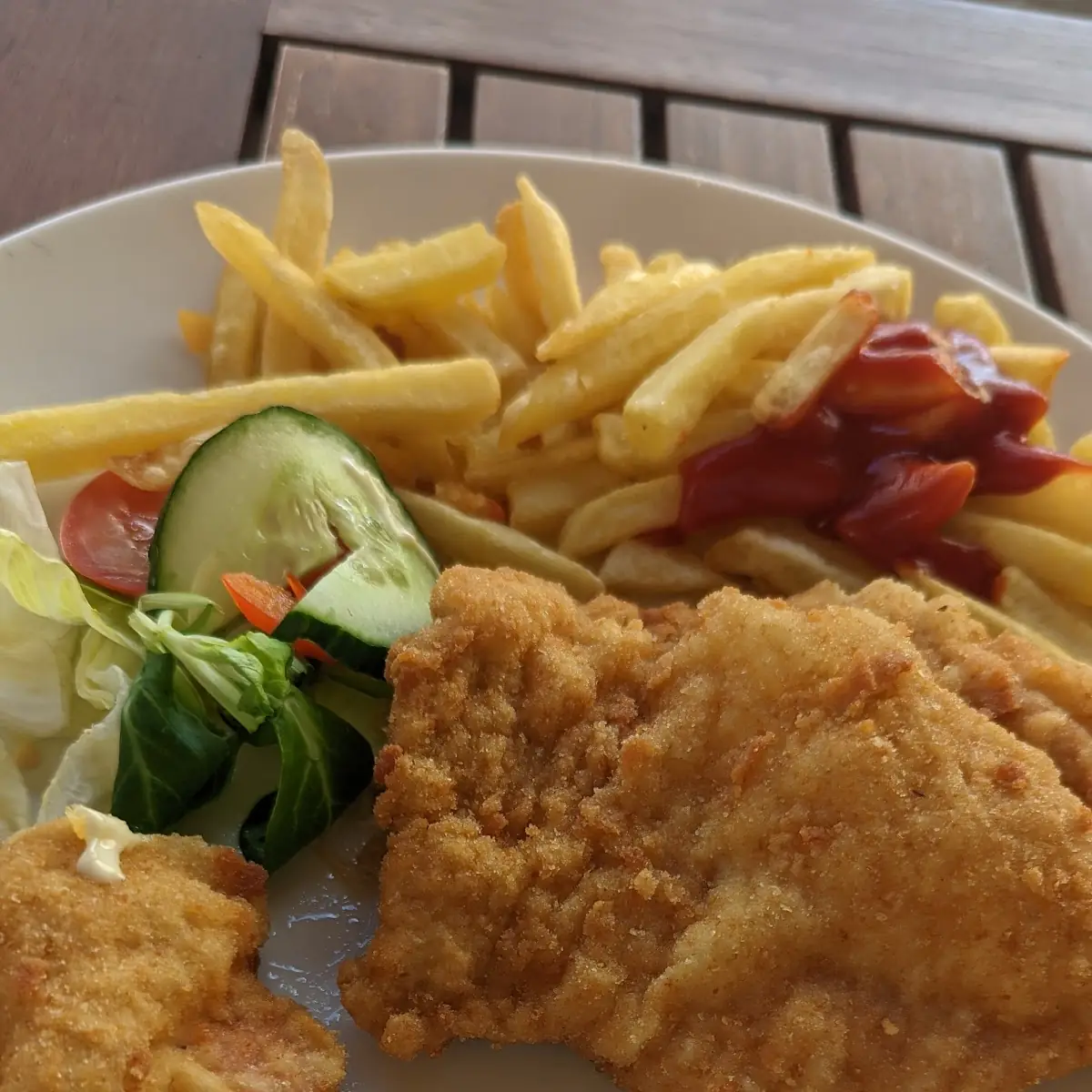 Puten Schnitzel Mit Pommes