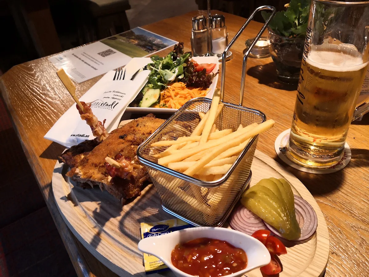 Spare Ribs Mit Pommes