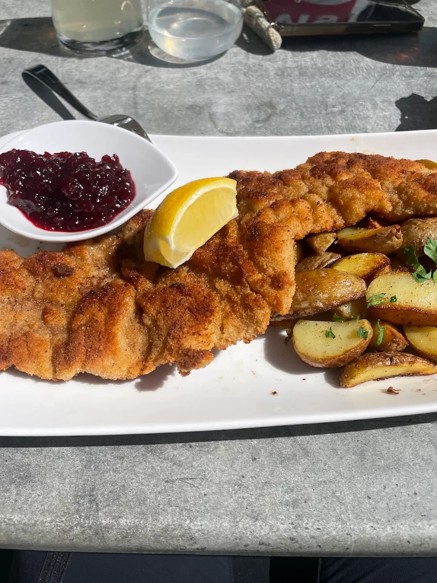 Wiener Schnitzel Mit Bratkartoffeln