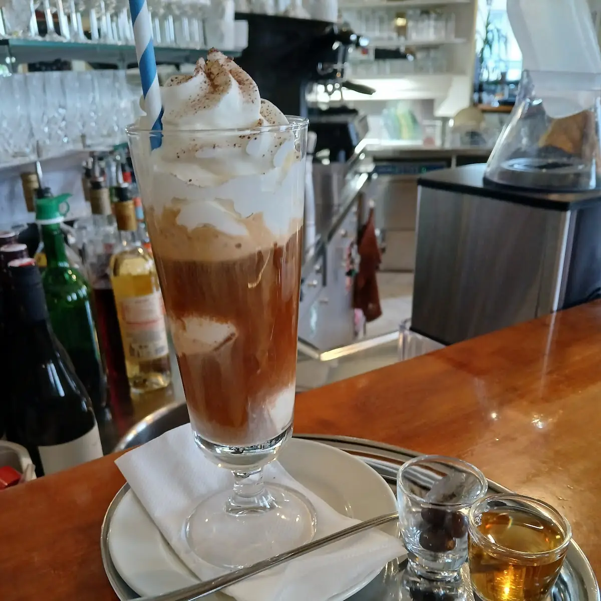 Großer Eiskaffee