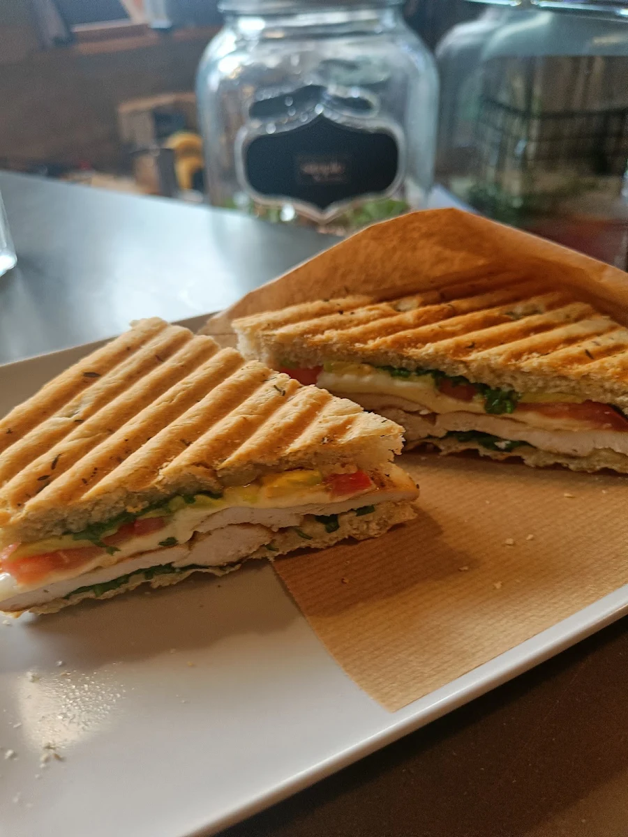 Burgers & Paninis