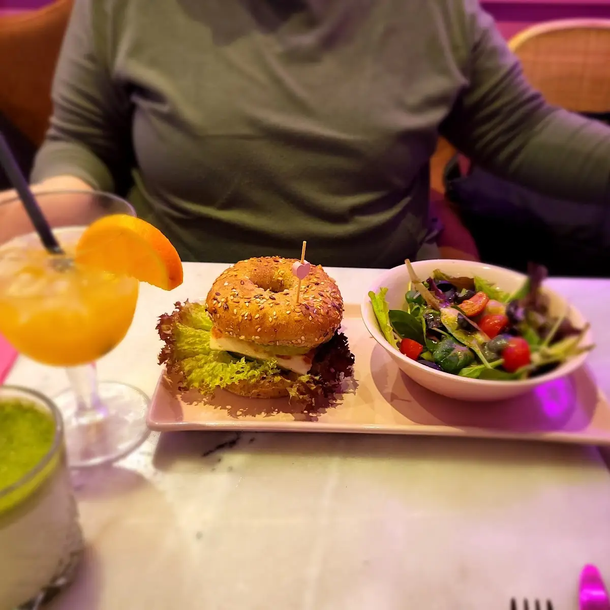 Mediterraner Halloumi Bagel