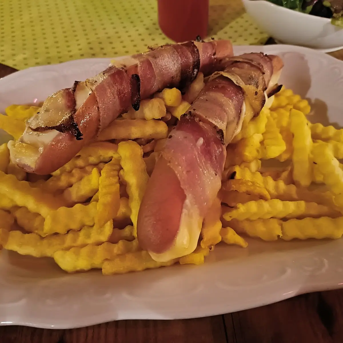 Bernerwürstl Mit Pommes