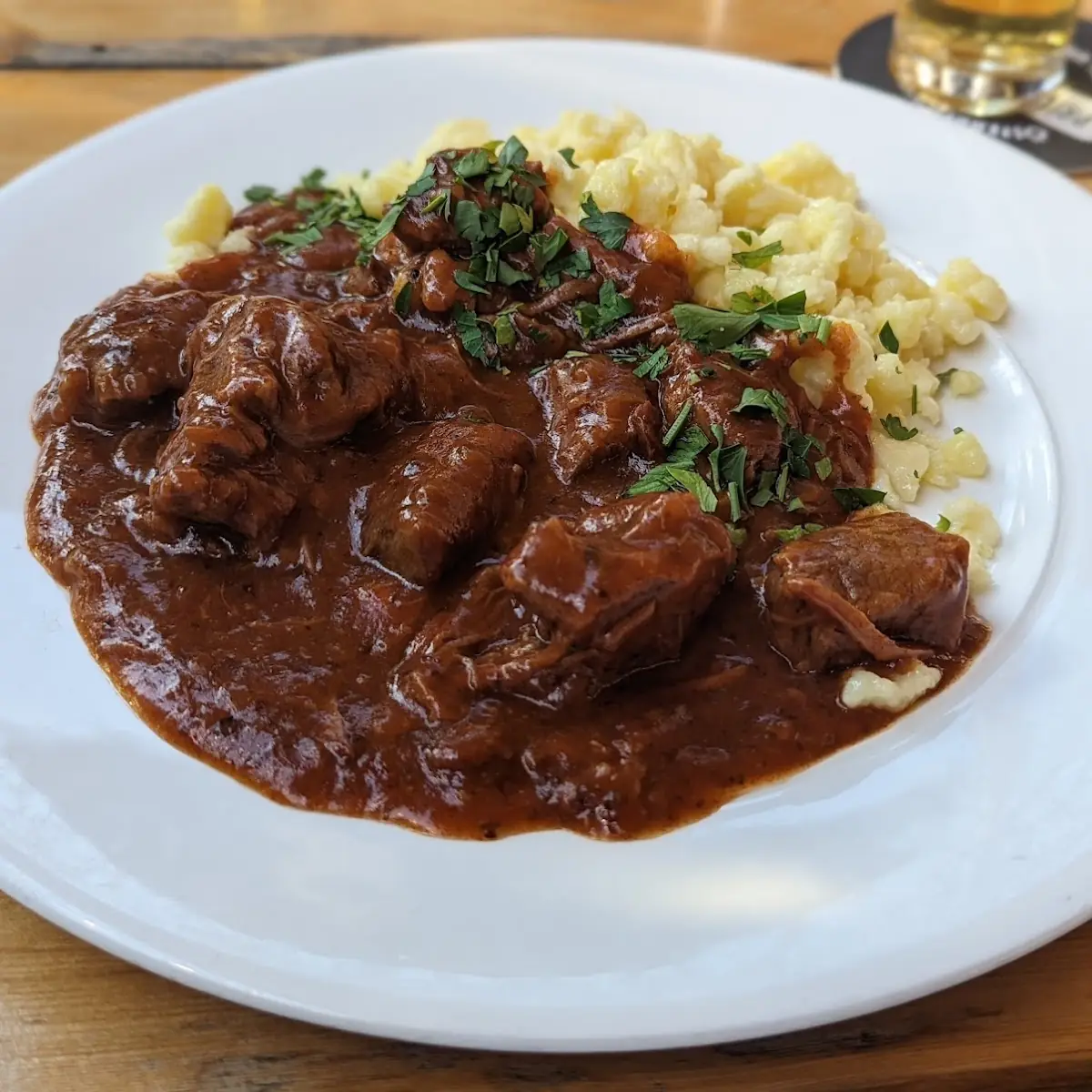 Rindsgulasch Mit Butterspätzle