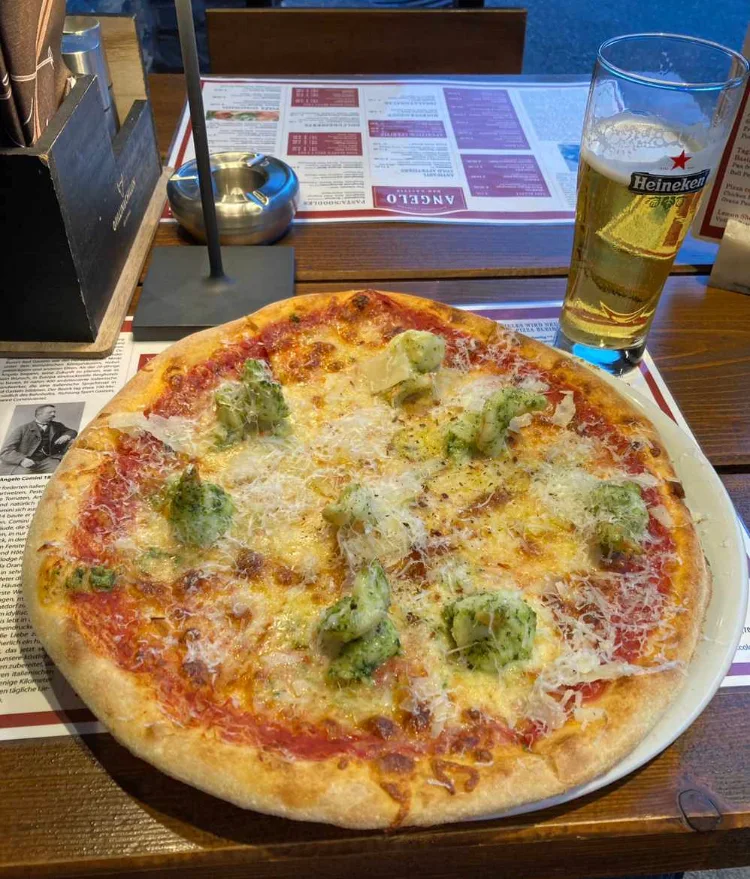 Pizza With Shrimps And Rucola