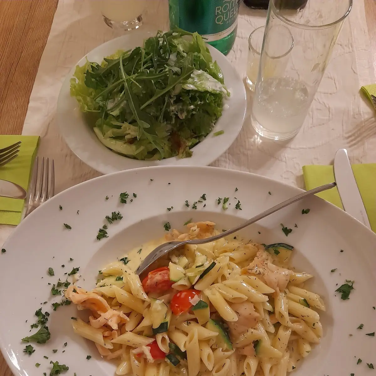 Zucchinirahmnudeln Mit Lachs