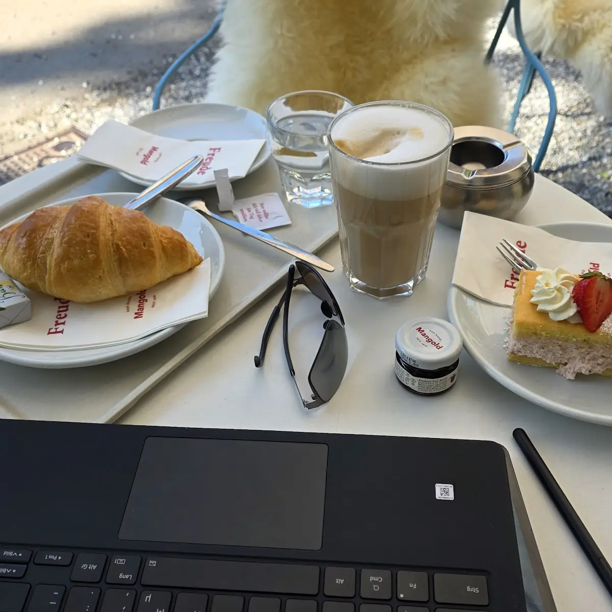Croissant Latte Macchiato