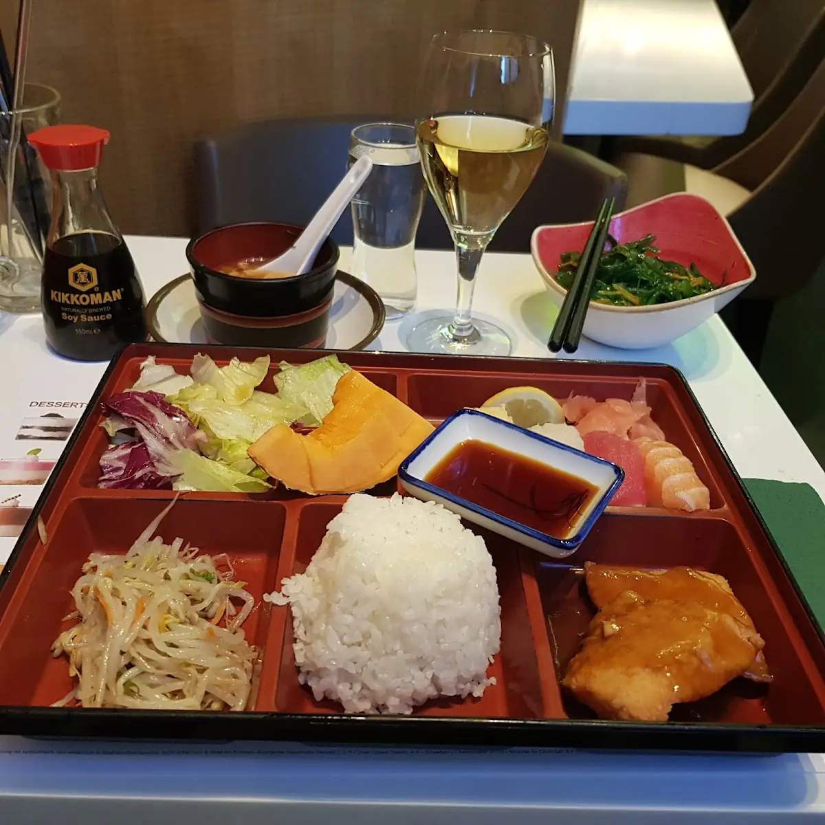 Bento-box Und Extra Algensalat