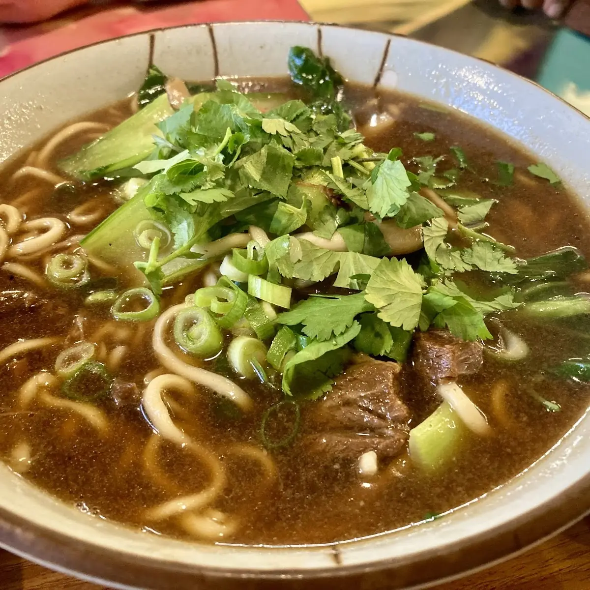 Nudelsuppenbowl Schweinefleisch