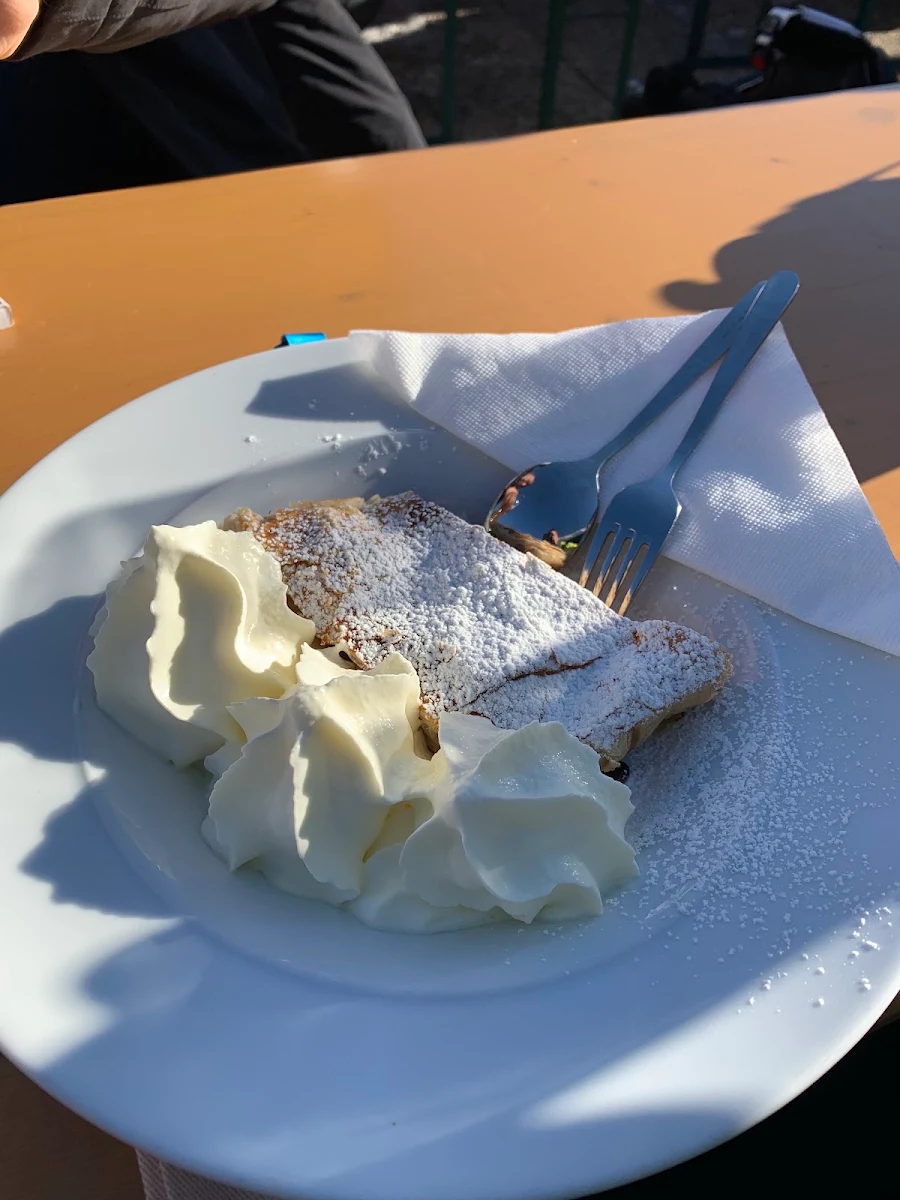 Hausgemachter Warmer Apfelstrudel