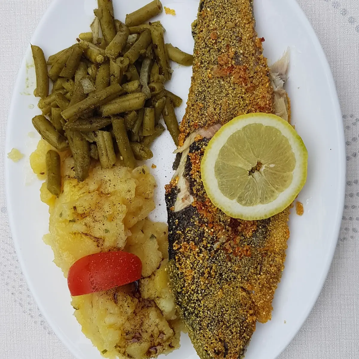 Forelle In Polenta Und Salat, Zur Fischerhütte bei der Klause