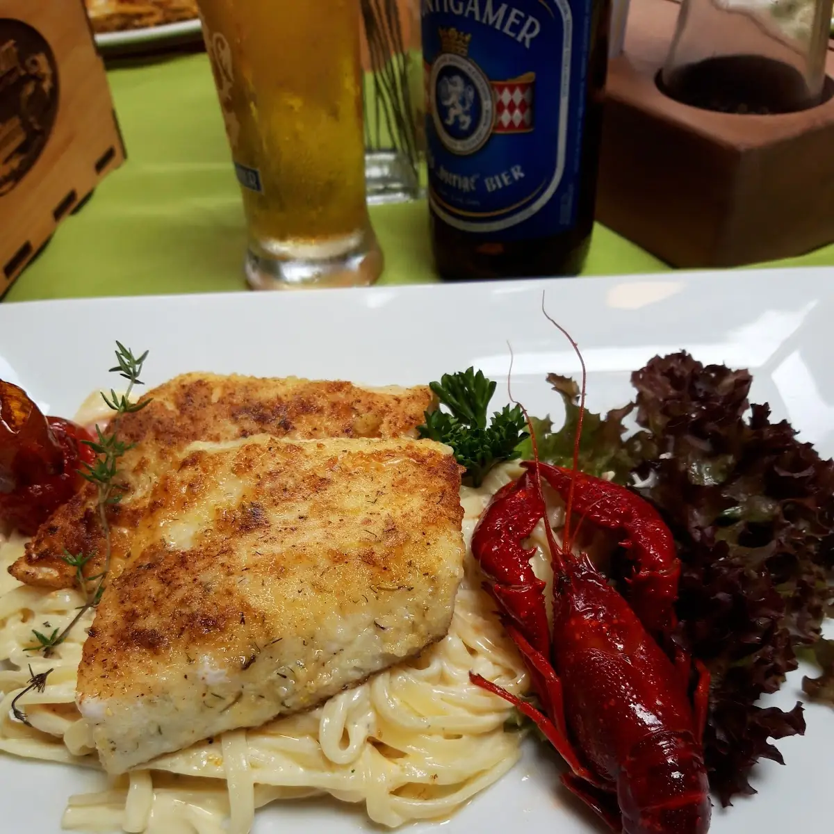 Gegrillter Zander Auf Bandnudeln Mit Flußkrebse