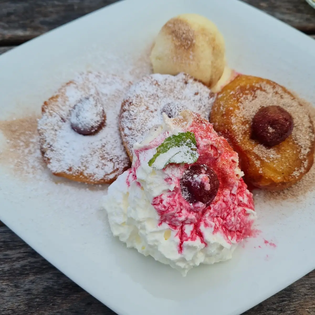 Apfelringe Mit V Eis Und Soße