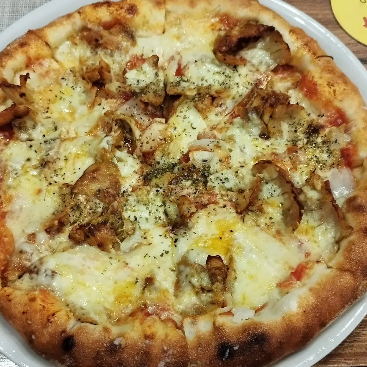 Kebabpizza Mit Extra Rund Käse Mozzarella