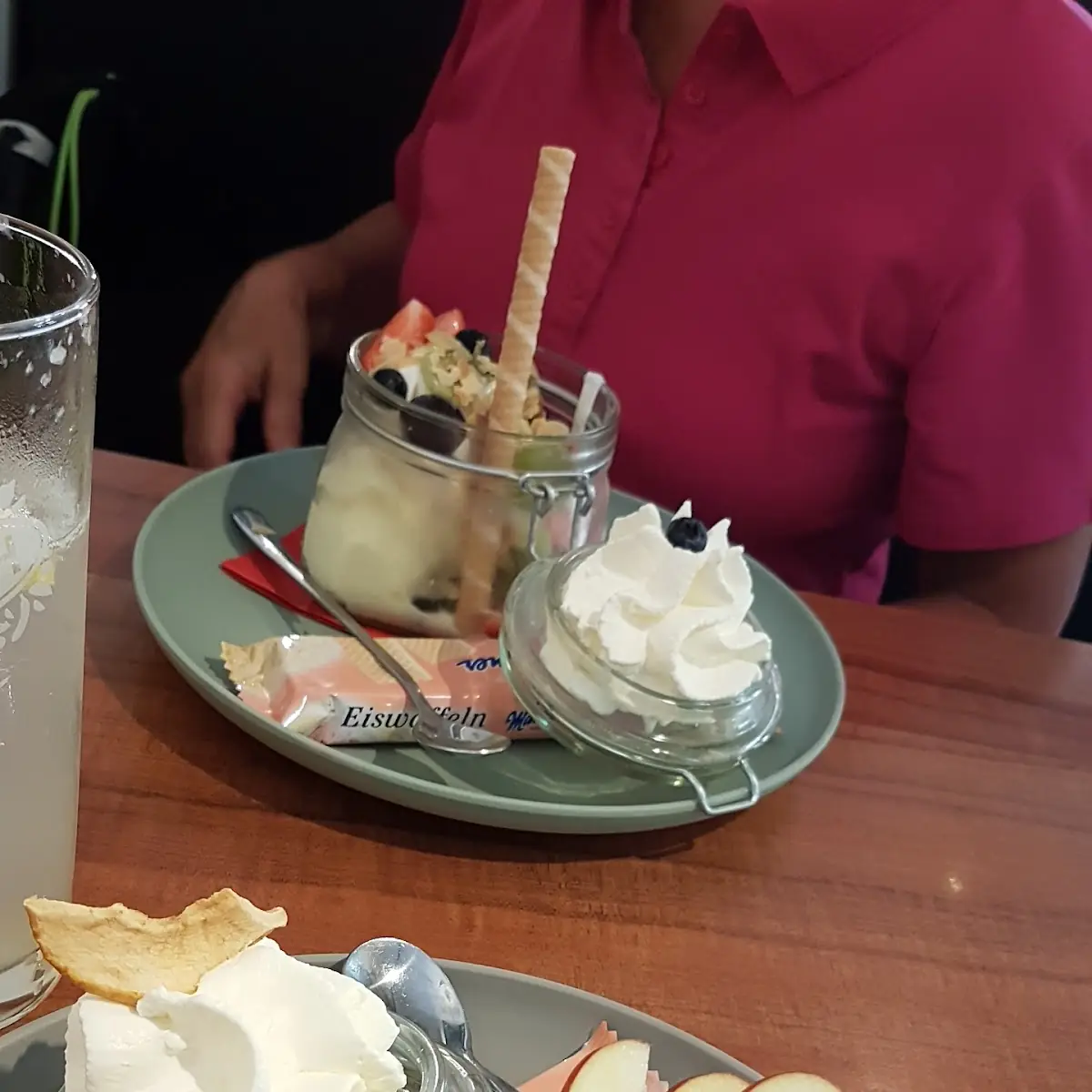Steira Eisglasl & Joghurt Frucht Bechet